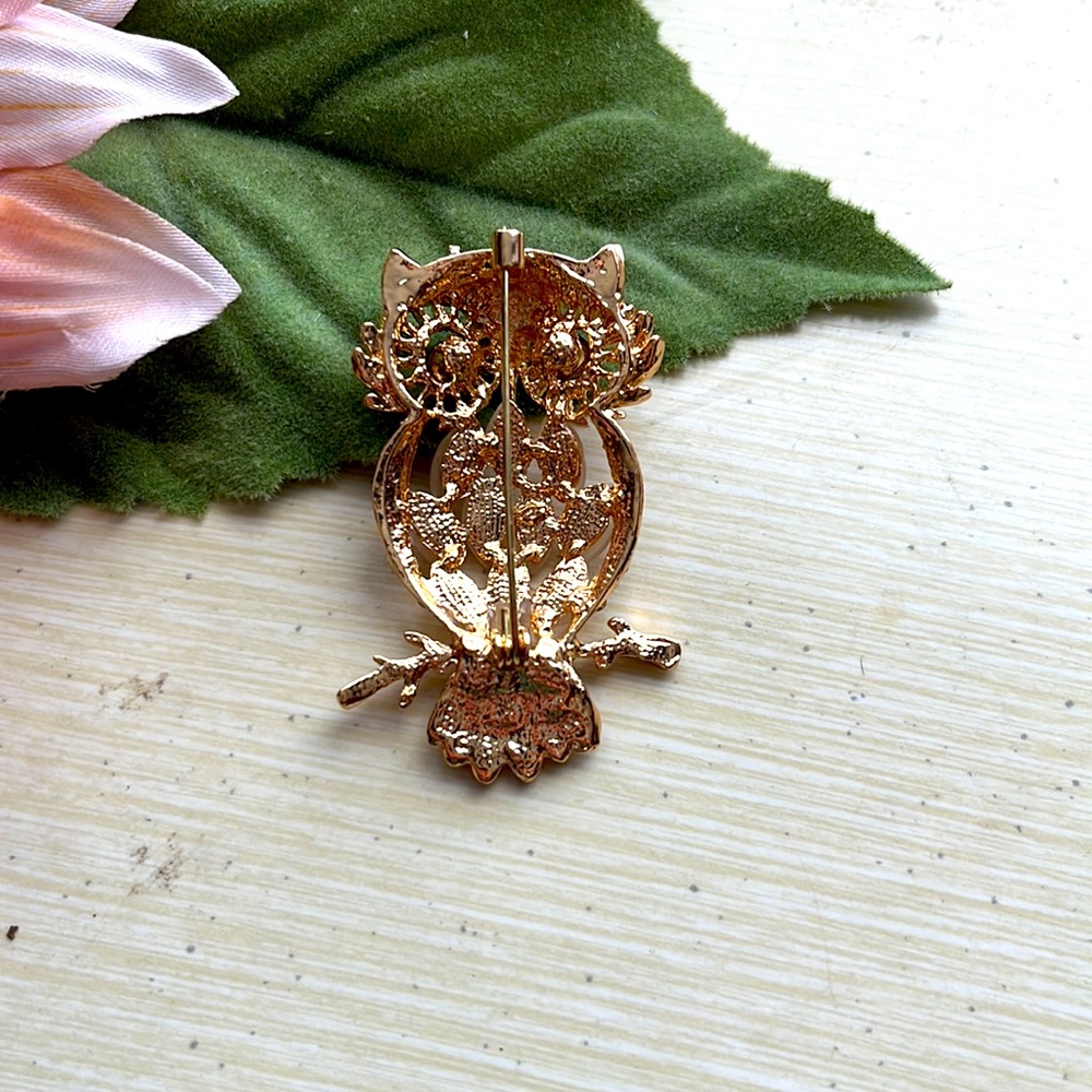Beautiful Rhinestone Owl Brooch Pin - Picture 2 of 3